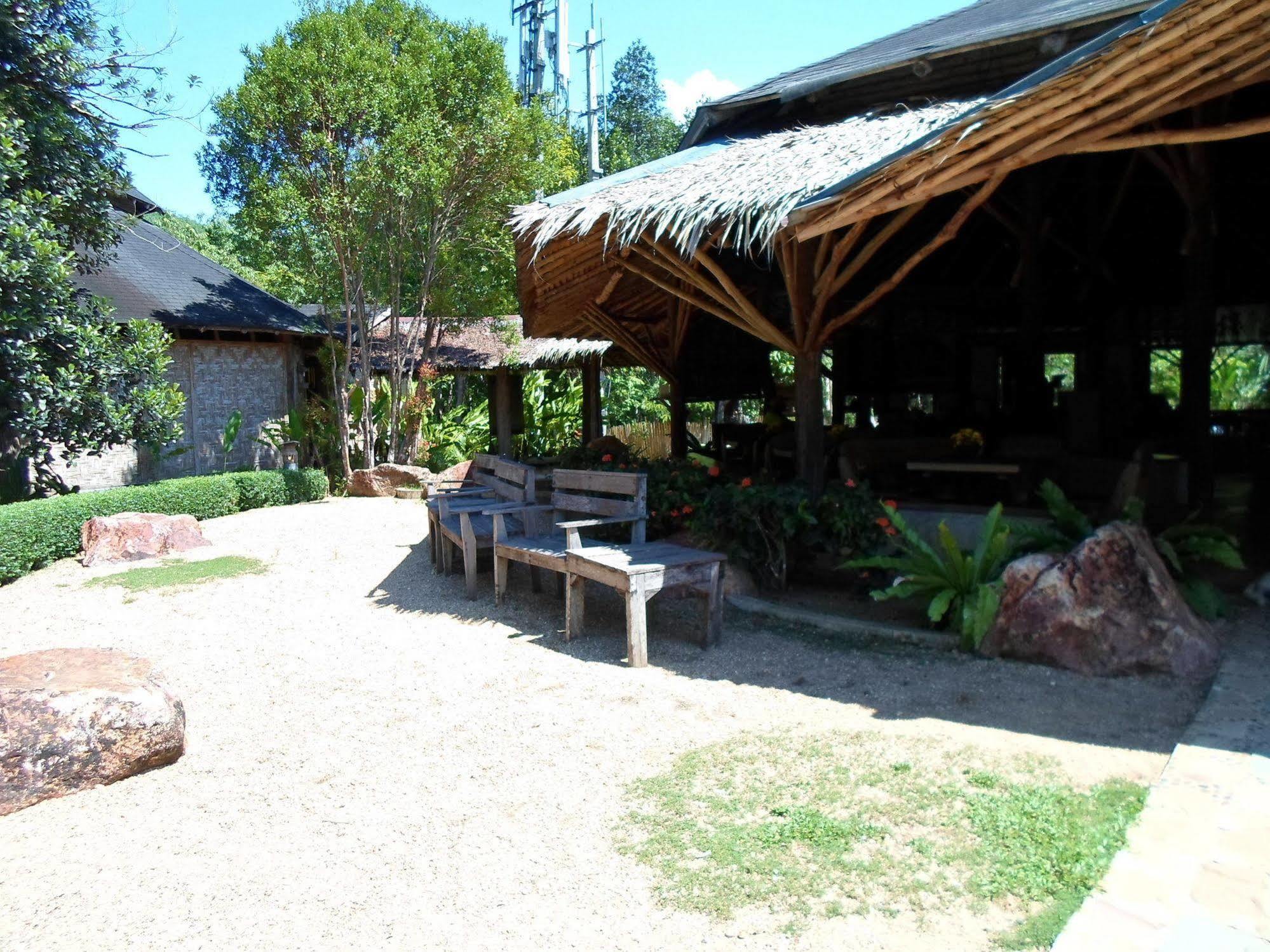The Cliff & River Jungle Resort Phanom Exterior foto